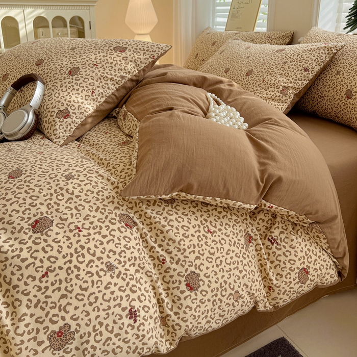 91家纺网 家纺一手货源 找家纺 温眠家纺 2026新款A类古法水洗仿棉云感棉加厚四件套 豹纹猫咪-咖