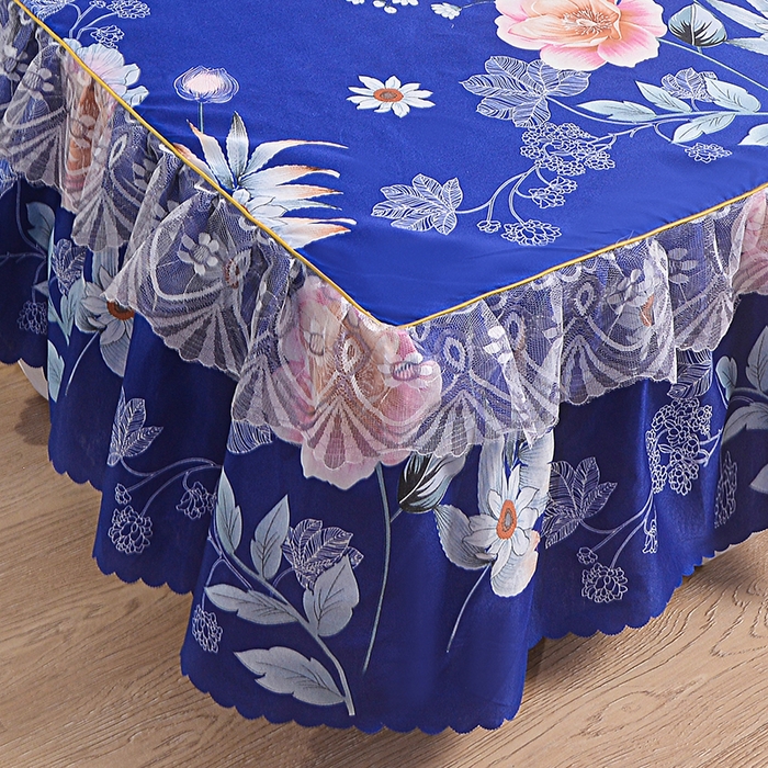 91家纺网 家纺一手货源 找家纺 小雨家纺 2026新款亲肤芦荟棉外贸蕾丝花边床裙 百花齐放蓝