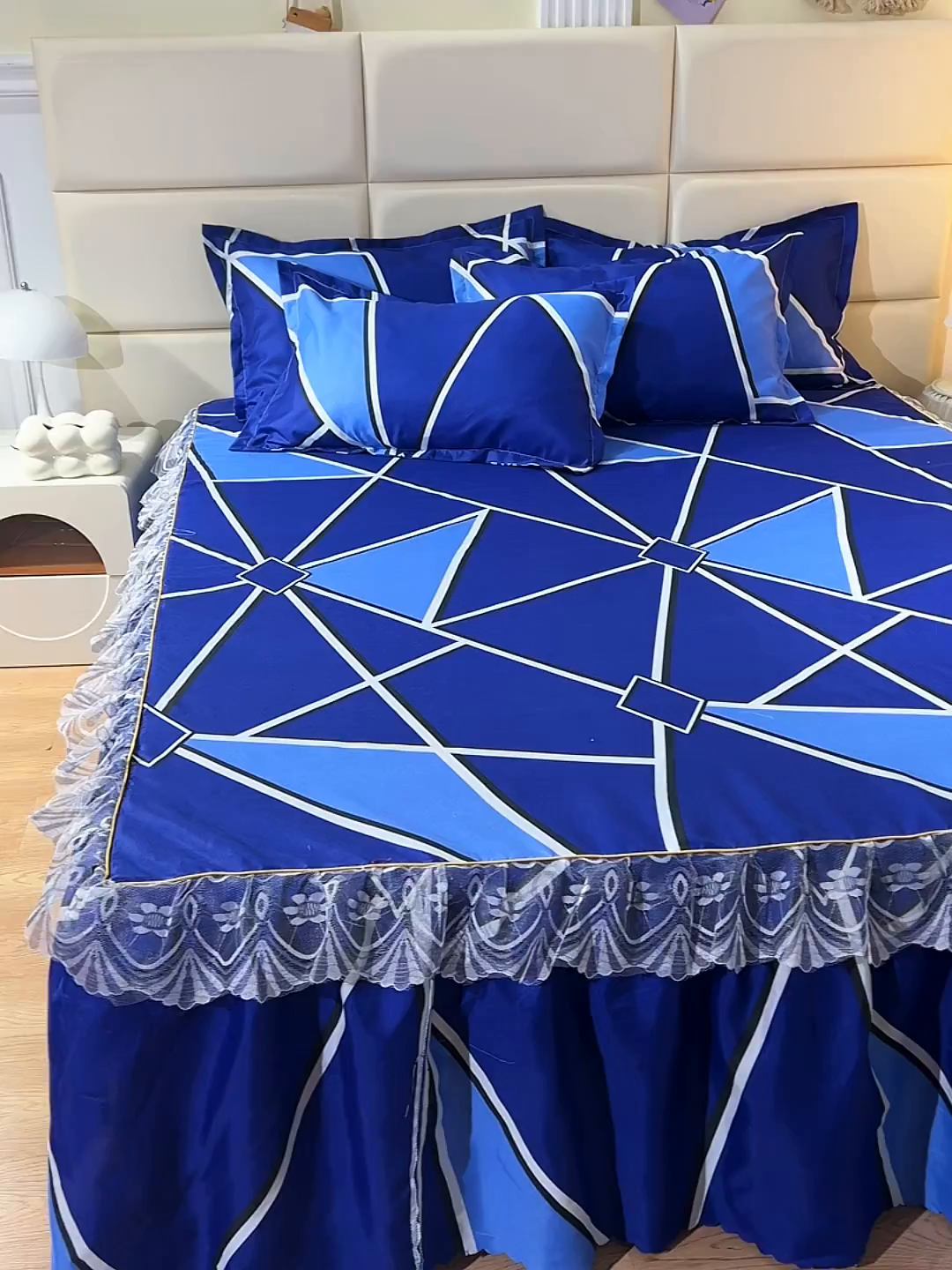 91家纺网 家纺一手货源 找家纺 小雨家纺 2026新款亲肤芦荟棉外贸蕾丝花边床裙 简约沙龙