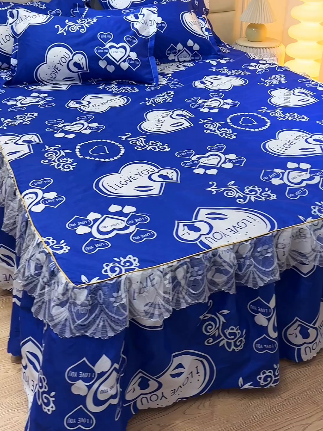 91家纺网 家纺一手货源 找家纺 小雨家纺 2026新款亲肤芦荟棉外贸蕾丝花边床裙 知心爱人