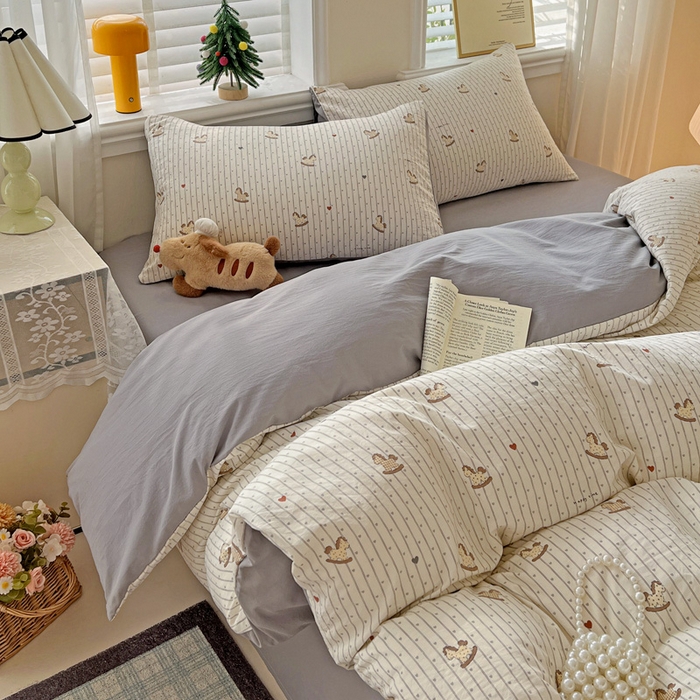 91家纺网 家纺一手货源 找家纺 温眠家纺 2026新款A类古法水洗仿棉云感棉加厚四件套 木马乐园