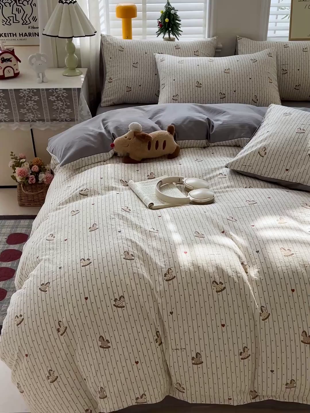 91家纺网 家纺一手货源 找家纺 温眠家纺 2026新款A类古法水洗仿棉云感棉加厚四件套 木马乐园