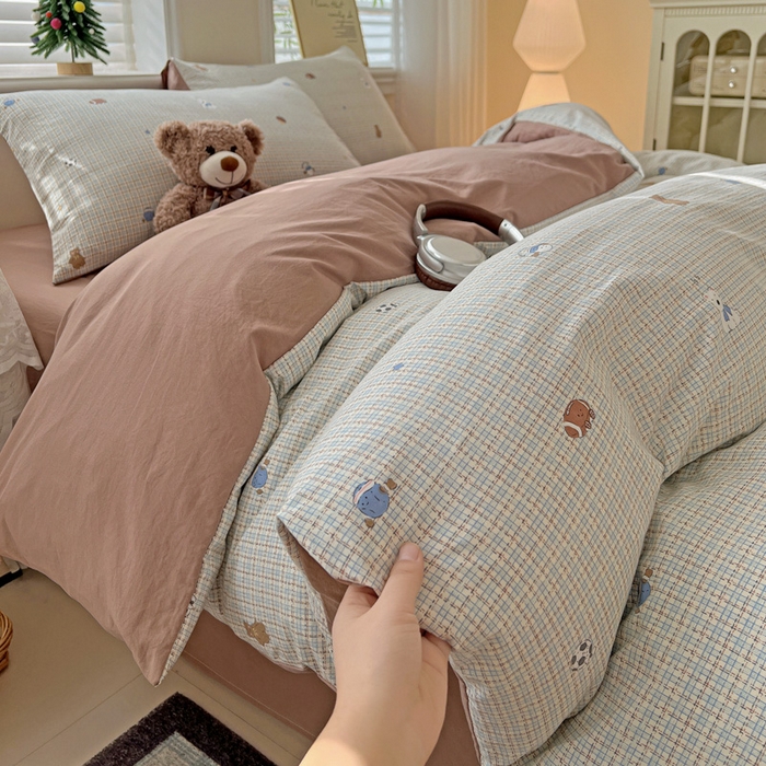 91家纺网 家纺一手货源 找家纺 温眠家纺 2026新款A类古法水洗仿棉云感棉加厚四件套 奶咖小熊