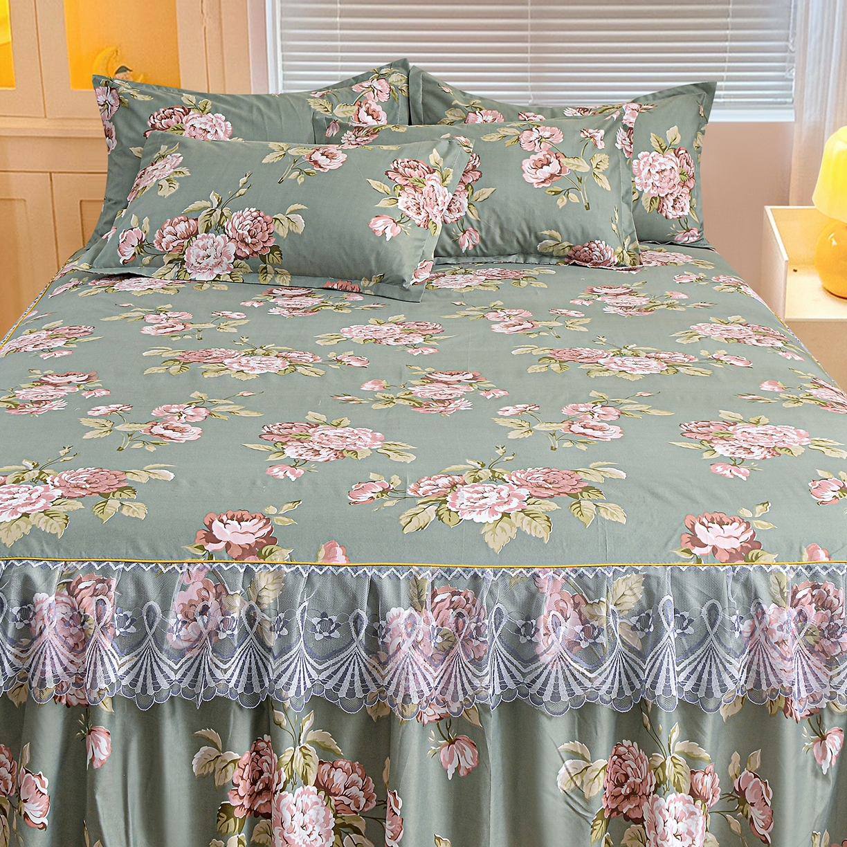 91家纺网 家纺一手货源 找家纺 小雨家纺 2026新款蕾丝花边双边跨境芦荟棉床裙 古色古香-绿（蕾丝花边）