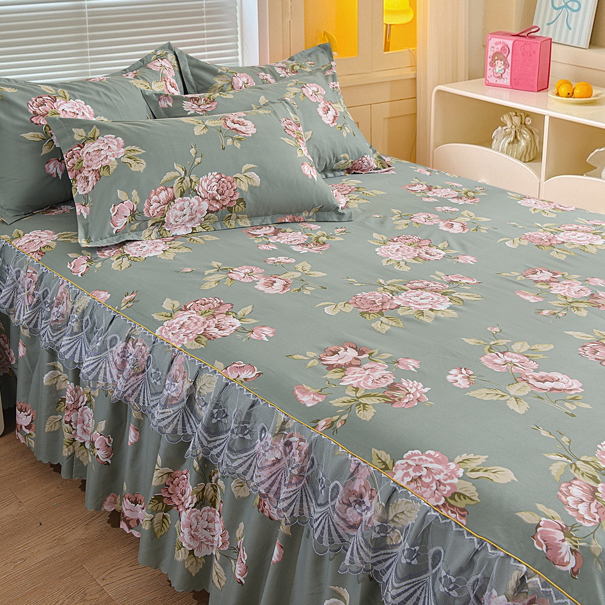 91家纺网 家纺一手货源 找家纺 小雨家纺 2026新款蕾丝花边双边跨境芦荟棉床裙 古色古香-绿（蕾丝花边）