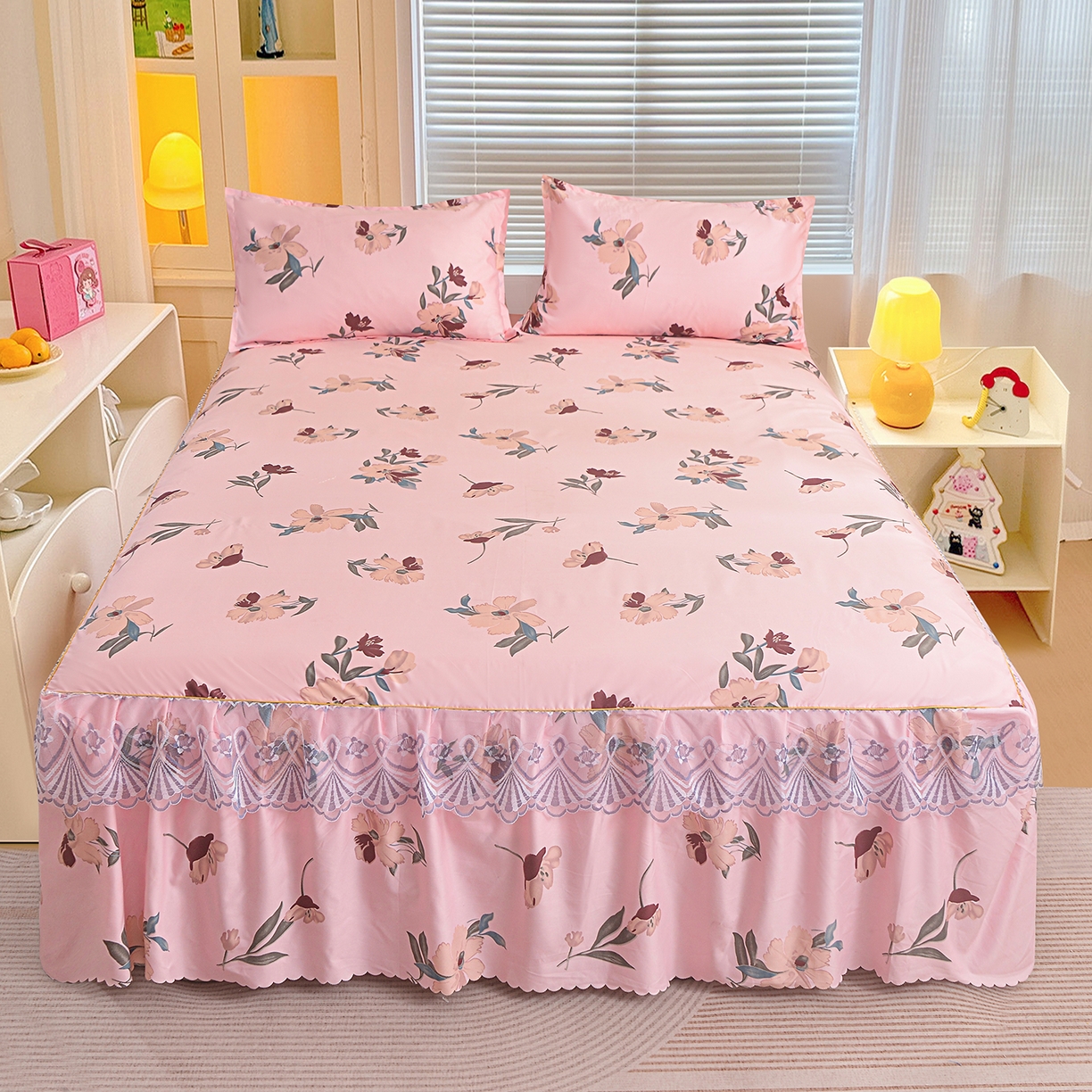 91家纺网 家纺一手货源 找家纺 小雨家纺 2026新款蕾丝花边双边跨境芦荟棉床裙 争奇斗艳-粉（蕾丝花边）