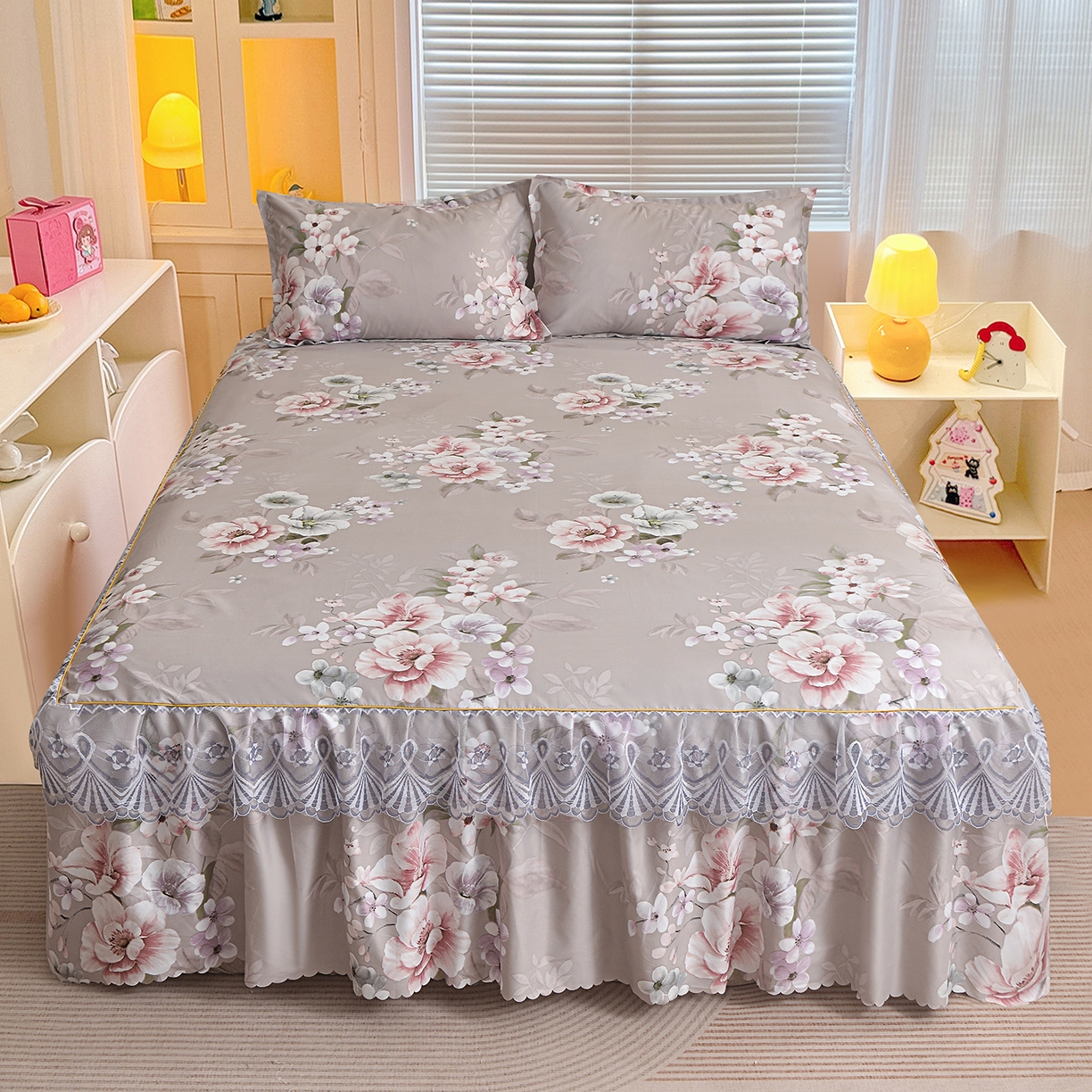 91家纺网 家纺一手货源 找家纺 小雨家纺 2026新款蕾丝花边双边跨境芦荟棉床裙 万事如意-棕（蕾丝花边）