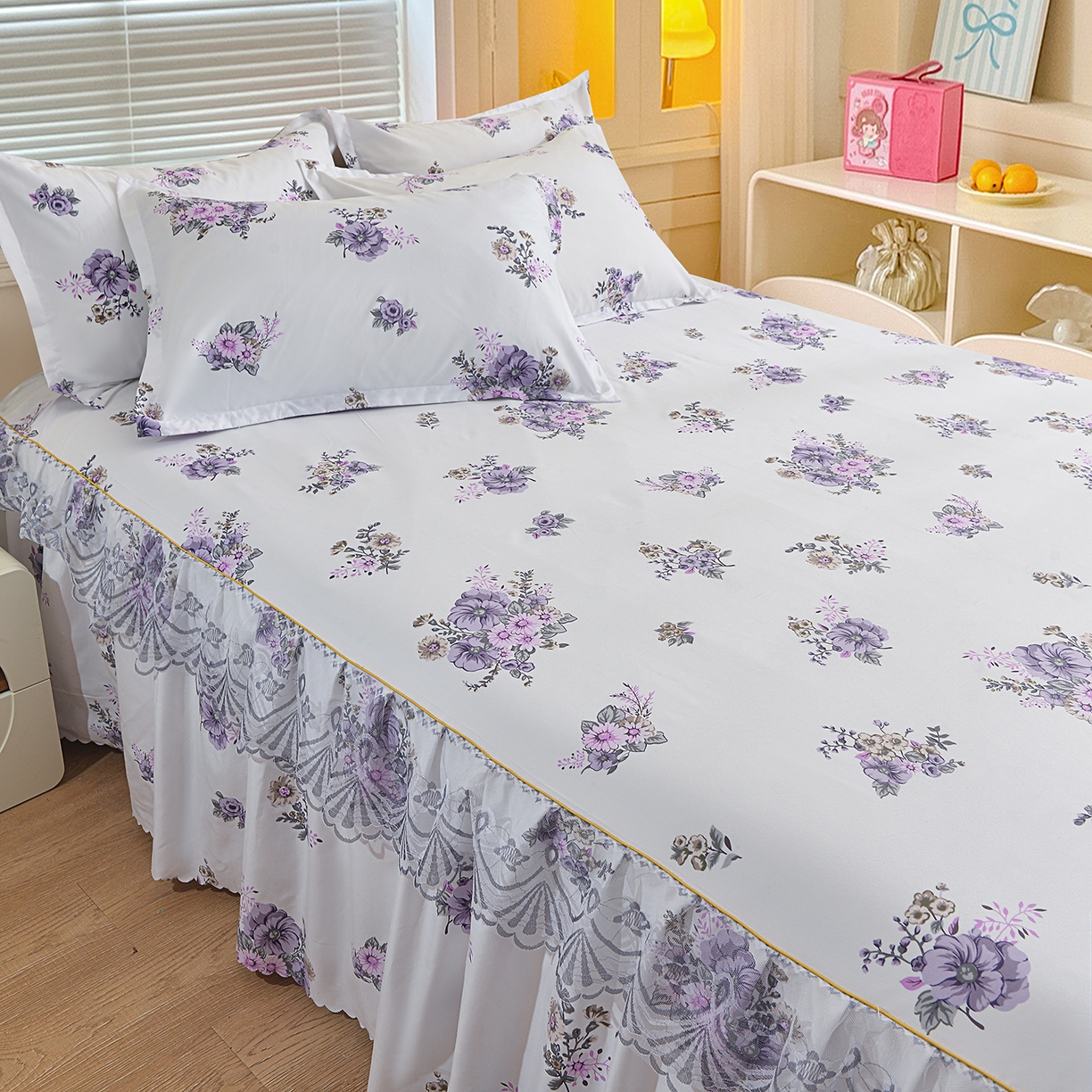 91家纺网 家纺一手货源 找家纺 小雨家纺 2026新款蕾丝花边双边跨境芦荟棉床裙 朝气蓬勃-紫（蕾丝花边）