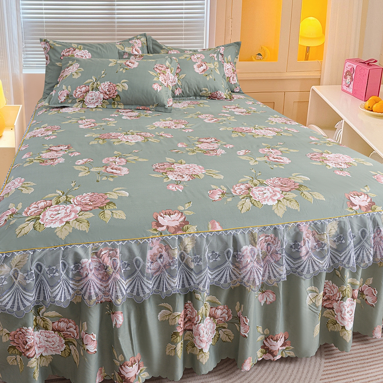 91家纺网 家纺一手货源 找家纺 小雨家纺 2026新款蕾丝花边双边跨境芦荟棉床裙 古色古香-绿（蕾丝花边）