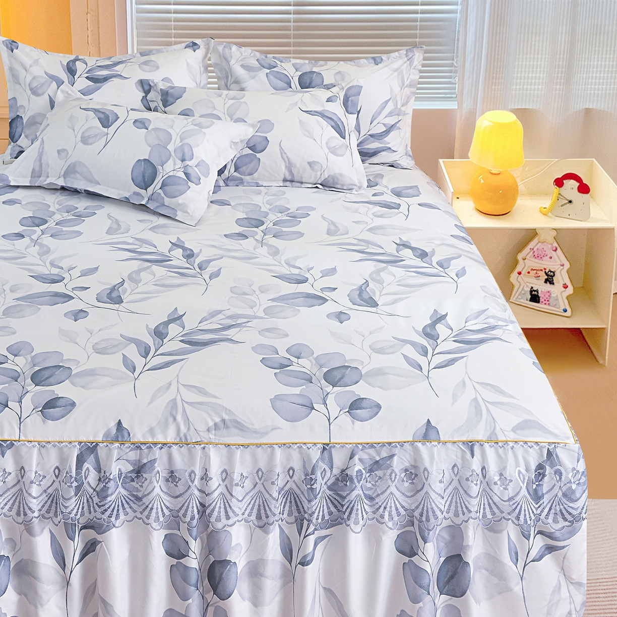 91家纺网 家纺一手货源 找家纺 小雨家纺 2026新款蕾丝花边双边跨境芦荟棉床裙 一叶知秋-灰（蕾丝花边）