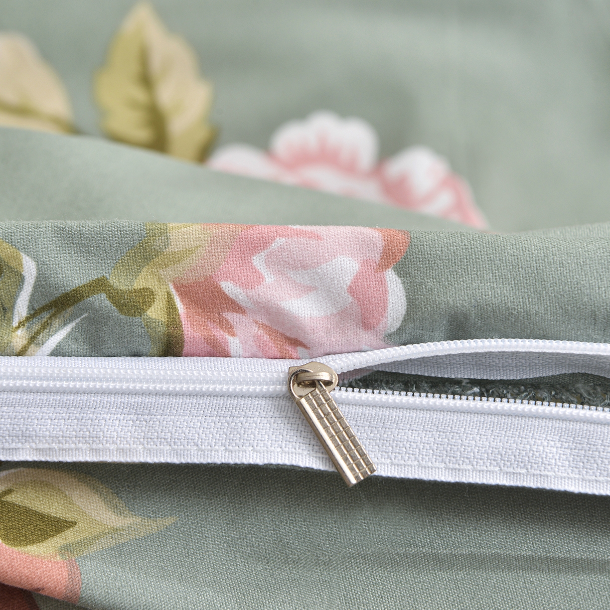 91家纺网 家纺一手货源 找家纺 小雨家纺 2026新款蕾丝花边双边跨境芦荟棉床裙 古色古香-绿（蕾丝花边）