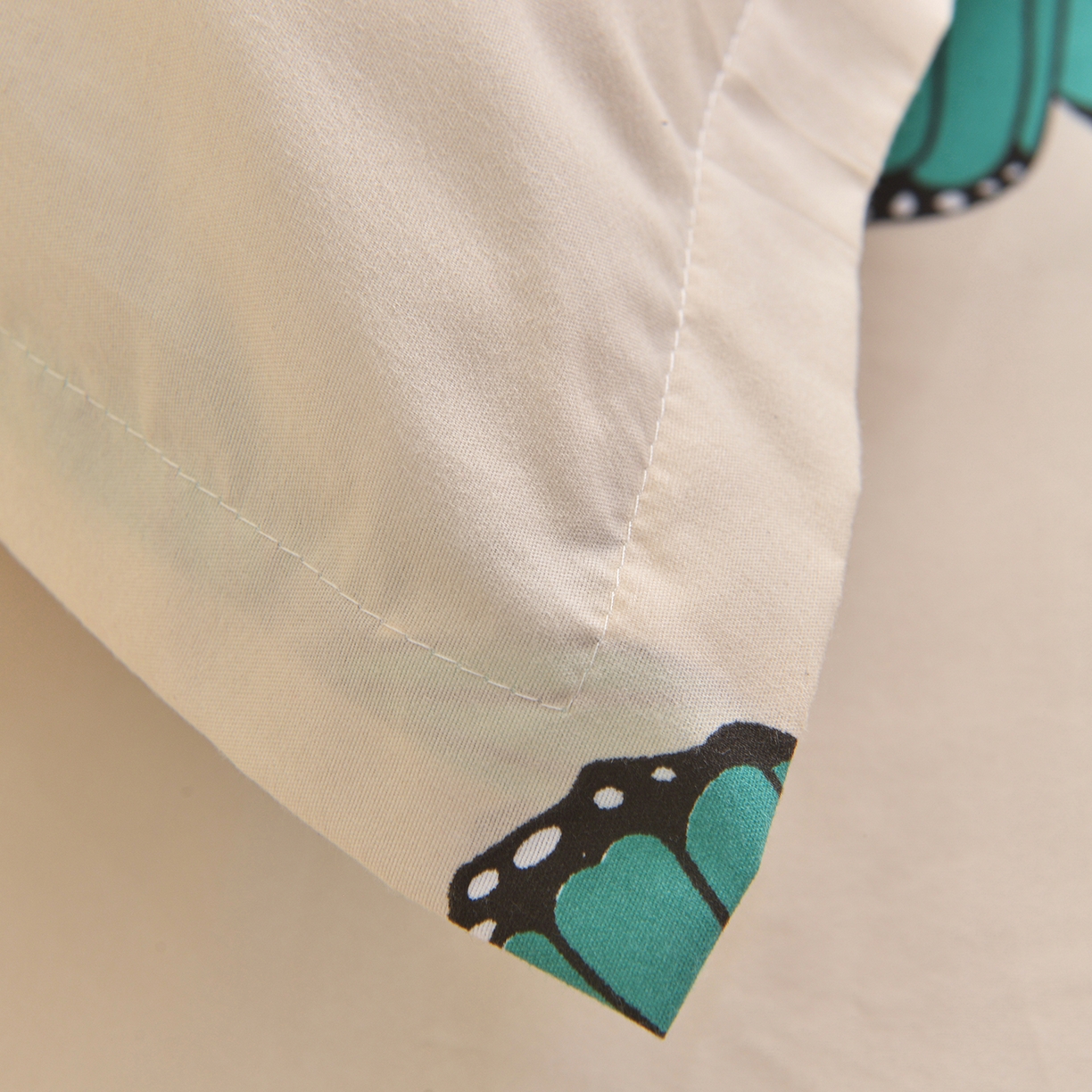 91家纺网 家纺一手货源 找家纺 小雨家纺 2026新款蕾丝花边双边跨境芦荟棉床裙 化蝶（蕾丝花边）