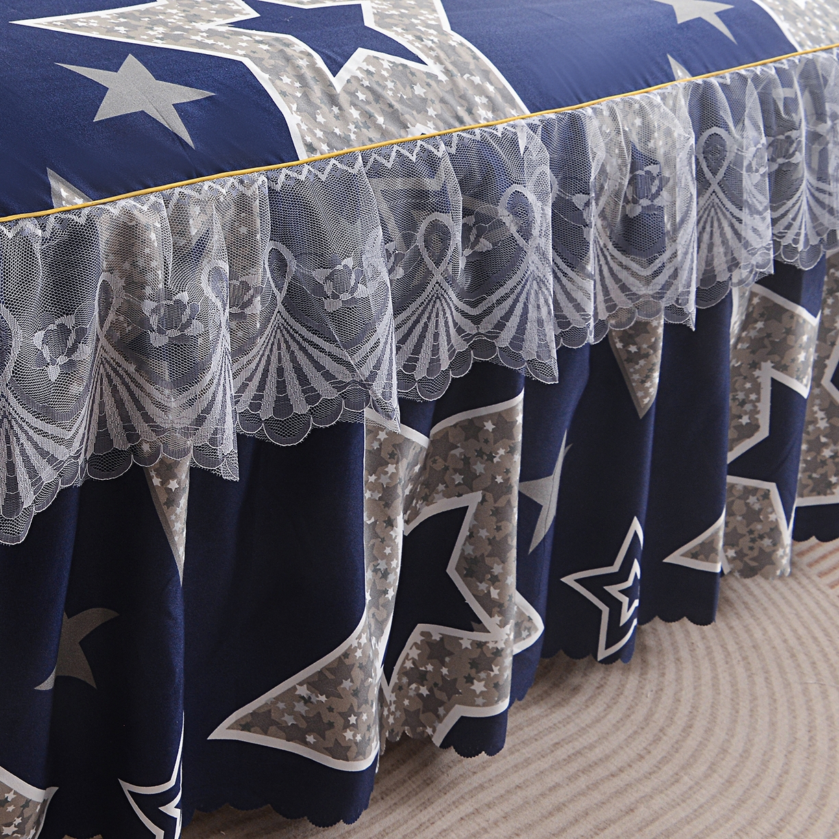 91家纺网 家纺一手货源 找家纺 小雨家纺 2026新款蕾丝花边双边跨境芦荟棉床裙 五角星（蕾丝花边）