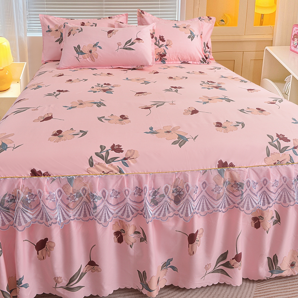 91家纺网 家纺一手货源 找家纺 小雨家纺 2026新款蕾丝花边双边跨境芦荟棉床裙 争奇斗艳-粉（蕾丝花边）