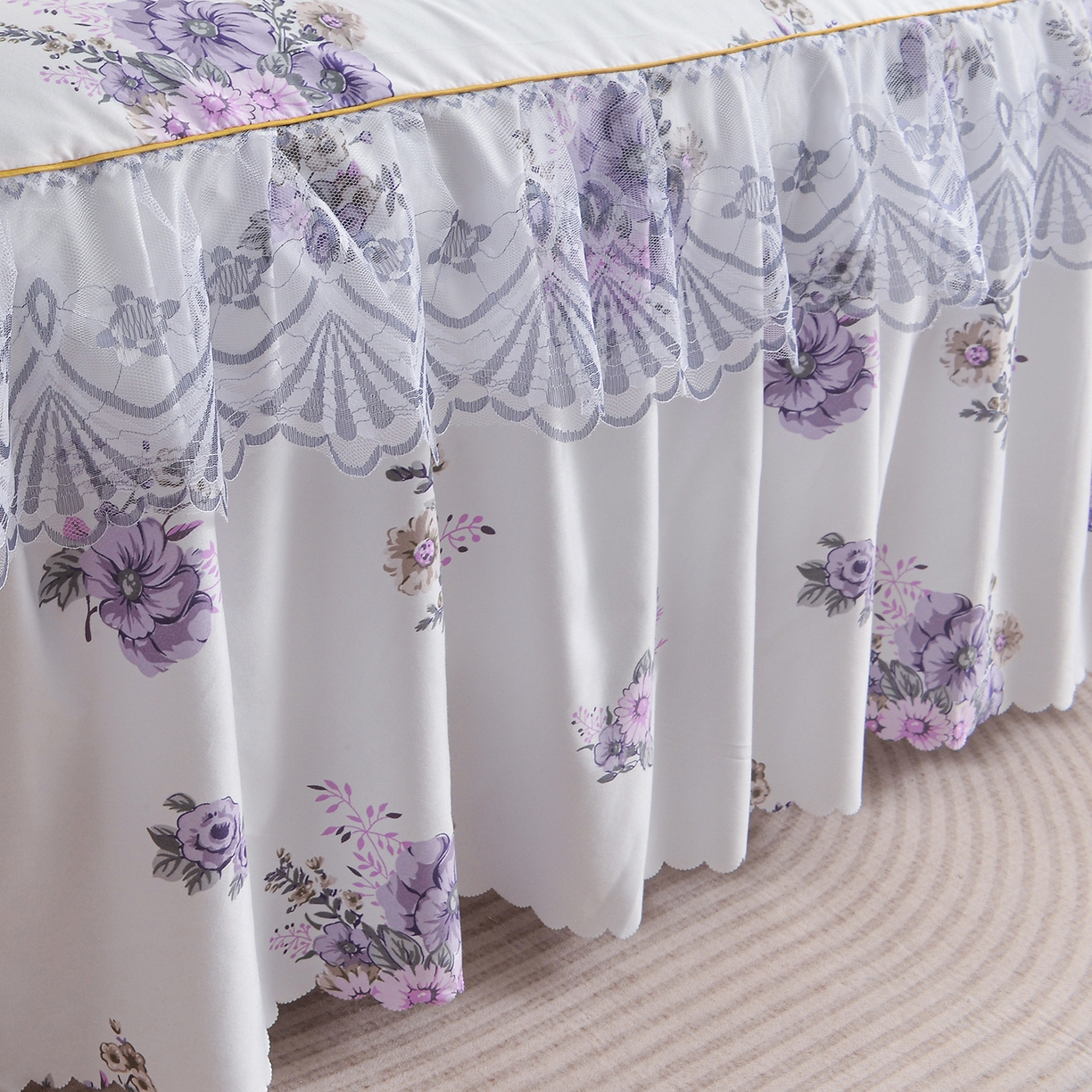 91家纺网 家纺一手货源 找家纺 小雨家纺 2026新款蕾丝花边双边跨境芦荟棉床裙 朝气蓬勃-紫（蕾丝花边）