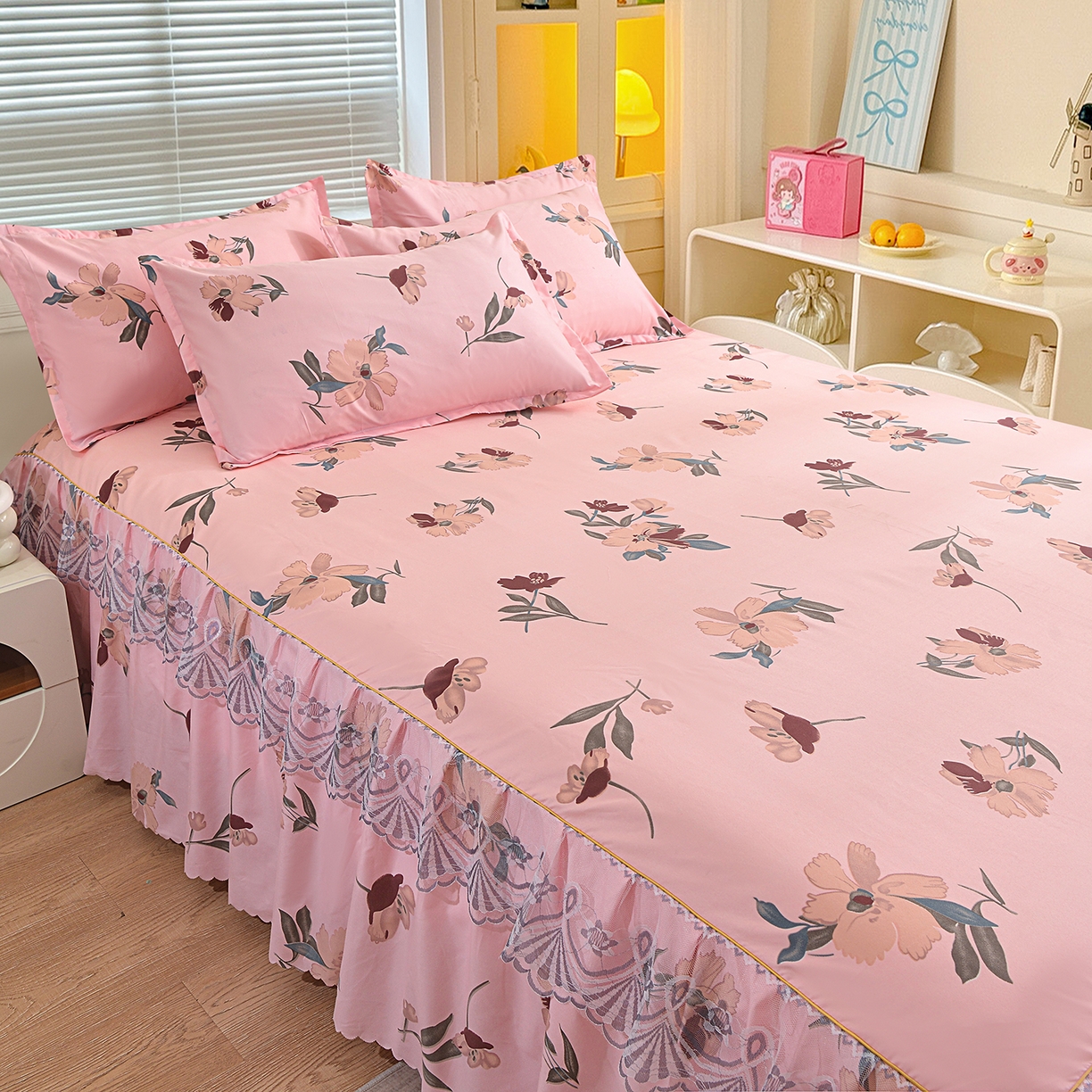 91家纺网 家纺一手货源 找家纺 小雨家纺 2026新款蕾丝花边双边跨境芦荟棉床裙 争奇斗艳-粉（蕾丝花边）