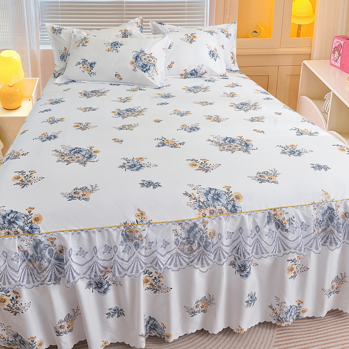 91家纺网 家纺一手货源 找家纺 小雨家纺 2026新款蕾丝花边双边跨境芦荟棉床裙 朝气蓬勃-兰（蕾丝花边）