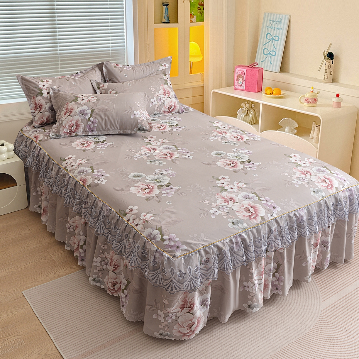 91家纺网 家纺一手货源 找家纺 小雨家纺 2026新款蕾丝花边双边跨境芦荟棉床裙 万事如意-棕（蕾丝花边）