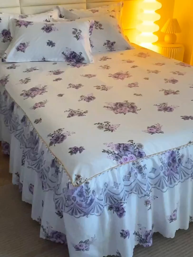 91家纺网 家纺一手货源 找家纺 小雨家纺 2026新款蕾丝花边双边跨境芦荟棉床裙 朝气蓬勃-紫（蕾丝花边）