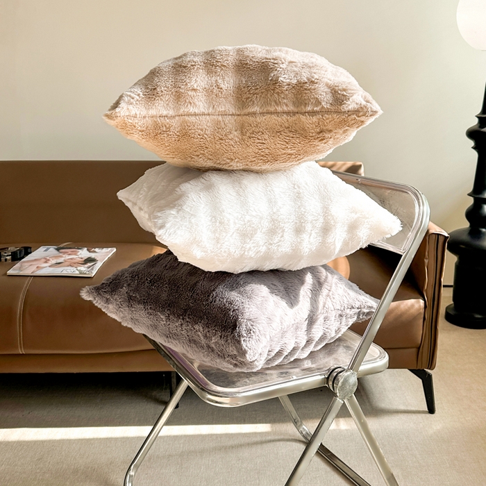 91家纺网 家纺一手货源 找家纺 囍莱家纺 2026新款兔毛绒暖冬抱枕 组合图仅供展示