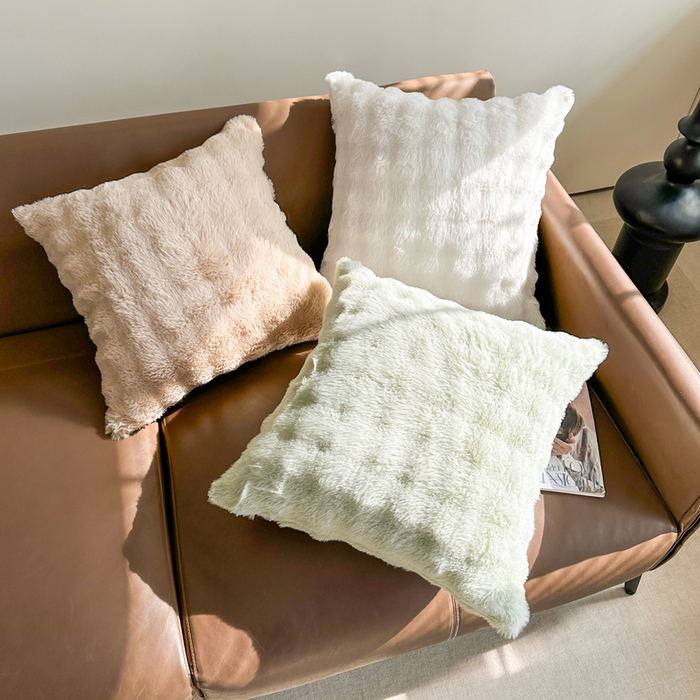 91家纺网 家纺一手货源 找家纺 囍莱家纺 2026新款兔毛绒暖冬抱枕 组合图仅供展示