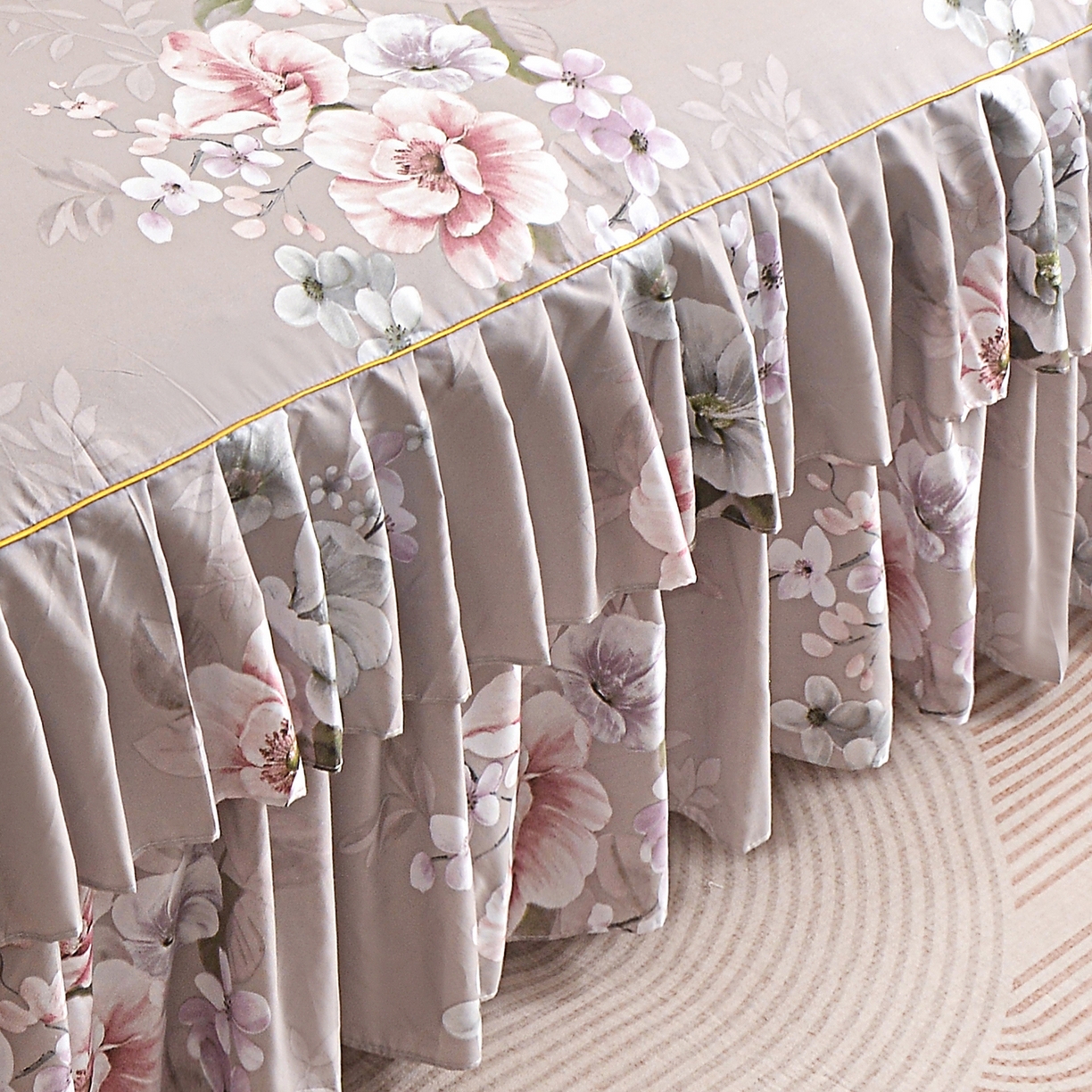 91家纺网 家纺一手货源 找家纺 小雨家纺 2026新款双层花边芦荟棉跨境芦荟棉床裙三件套 万事如意-棕