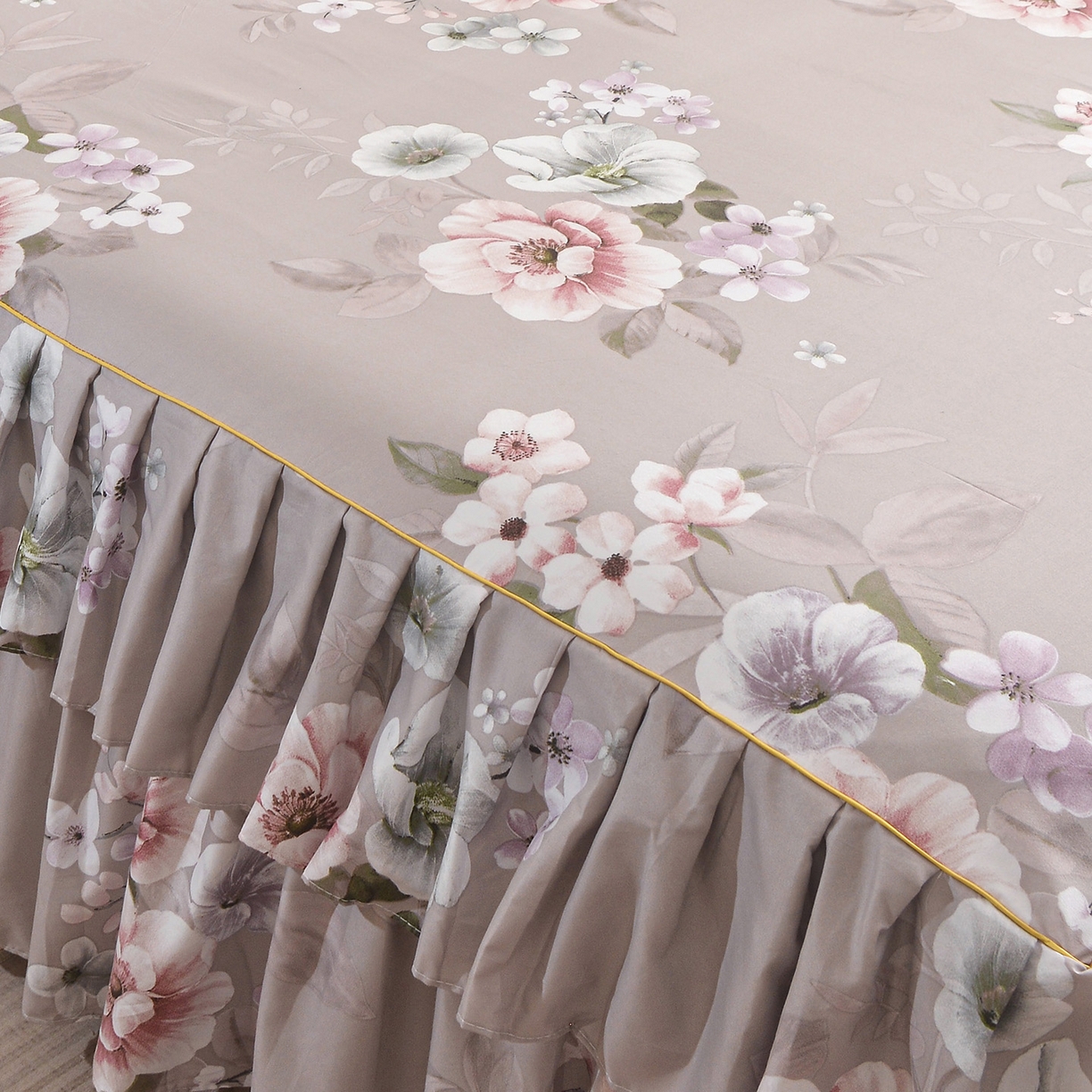 91家纺网 家纺一手货源 找家纺 小雨家纺 2026新款双层花边芦荟棉跨境芦荟棉床裙三件套 万事如意-棕