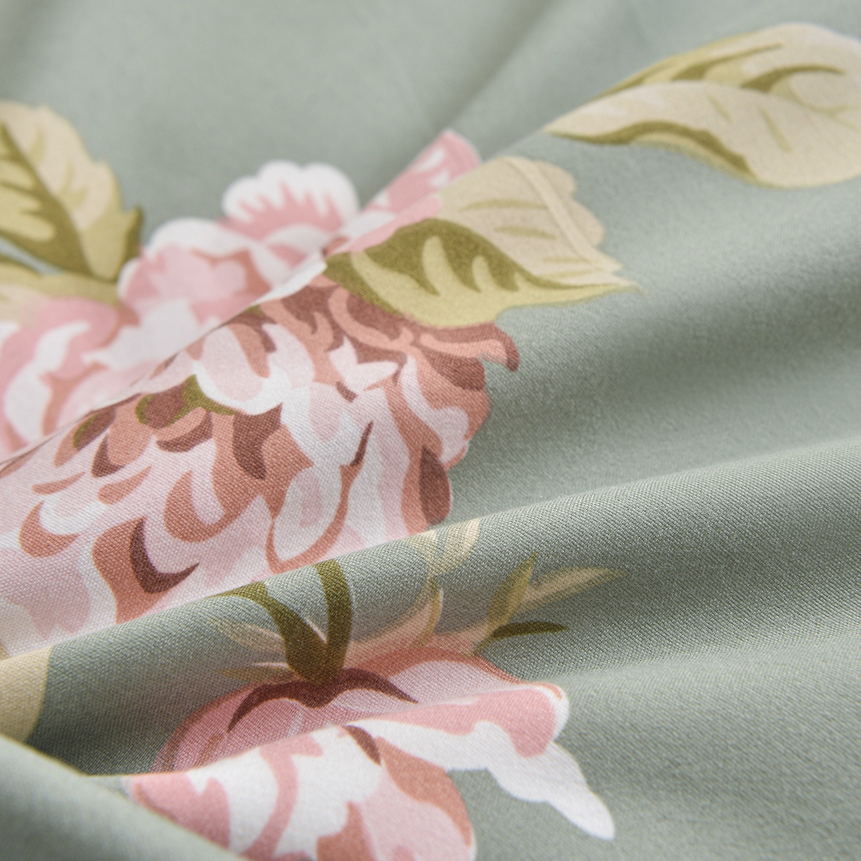 91家纺网 家纺一手货源 找家纺 小雨家纺 2026新款双层花边芦荟棉跨境芦荟棉床裙三件套 古色古香-绿