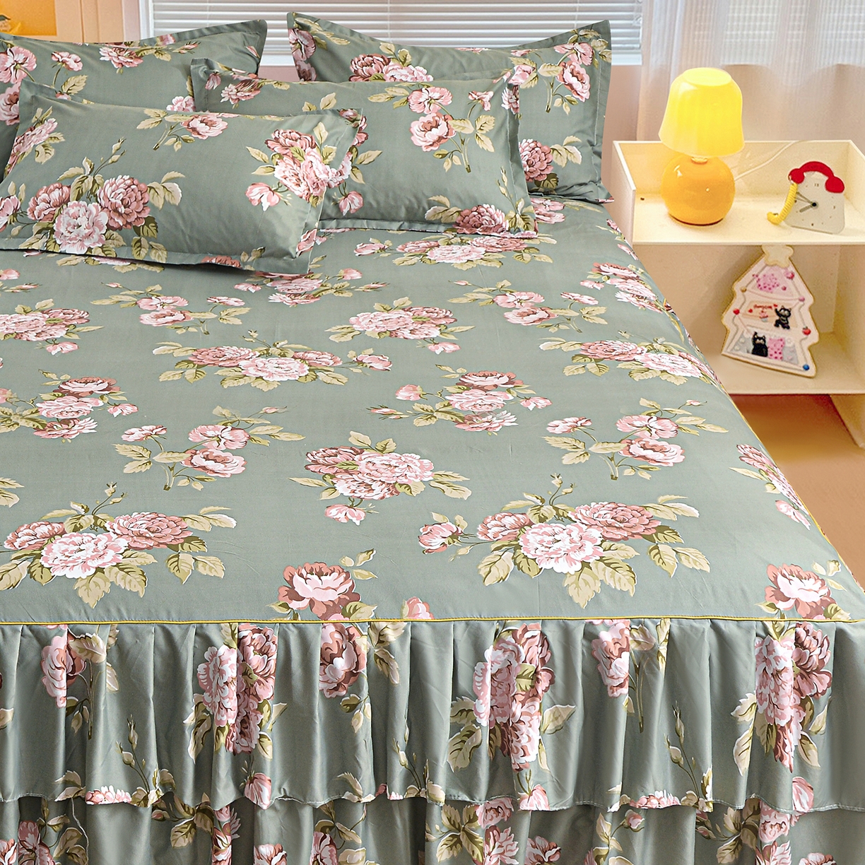 91家纺网 家纺一手货源 找家纺 小雨家纺 2026新款双层花边芦荟棉跨境芦荟棉床裙三件套 古色古香-绿