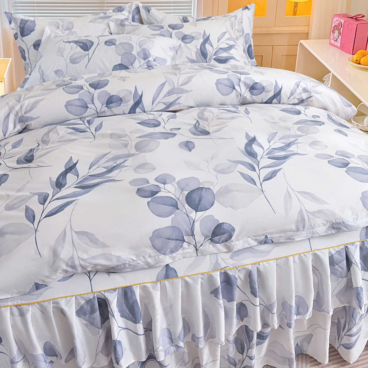 91家纺网 家纺一手货源 找家纺 小雨家纺 2026新款双层花边芦荟棉跨境芦荟棉床裙三件套 一叶知秋-灰