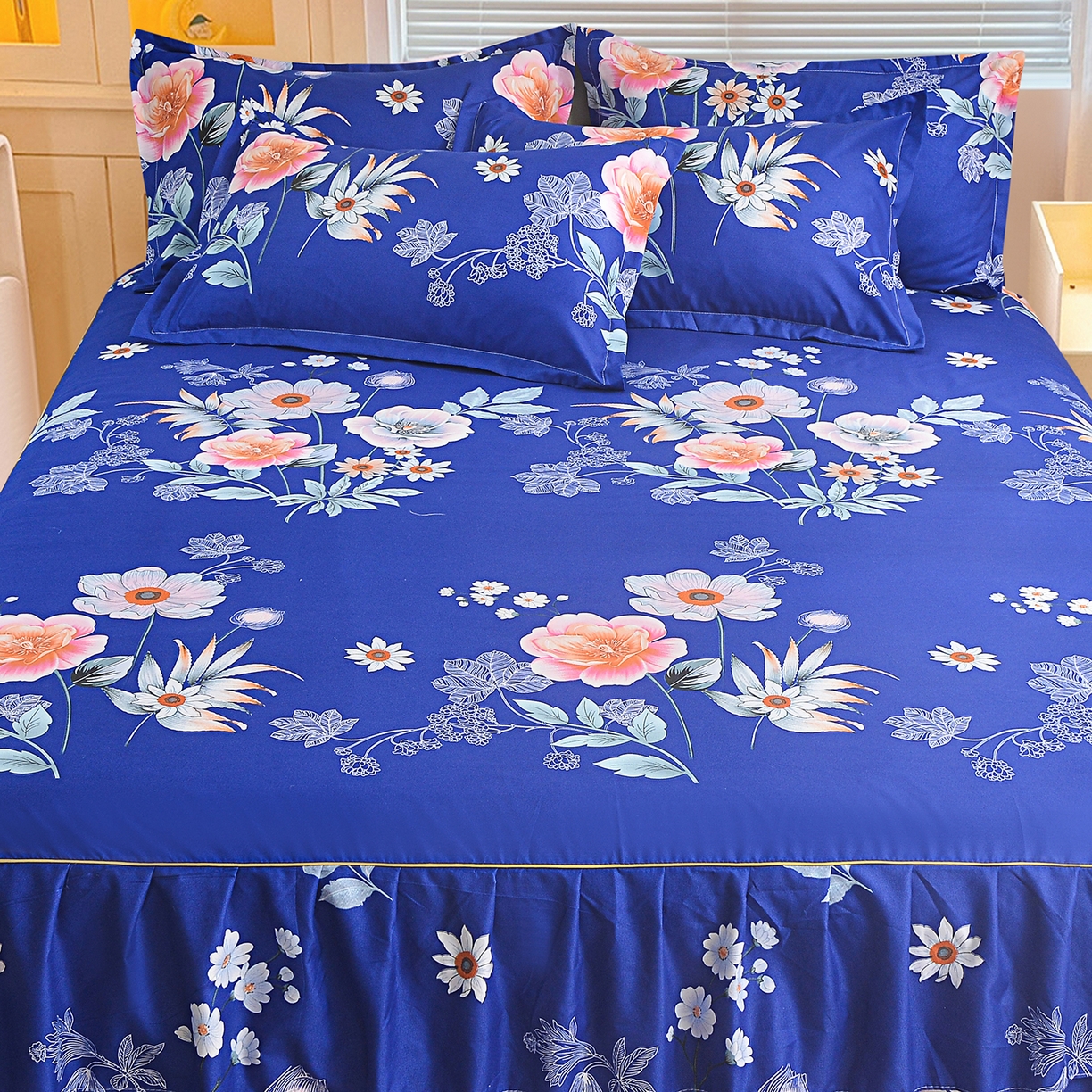 91家纺网 家纺一手货源 找家纺 小雨家纺 2026新款双层花边芦荟棉跨境芦荟棉床裙三件套 百花齐放蓝