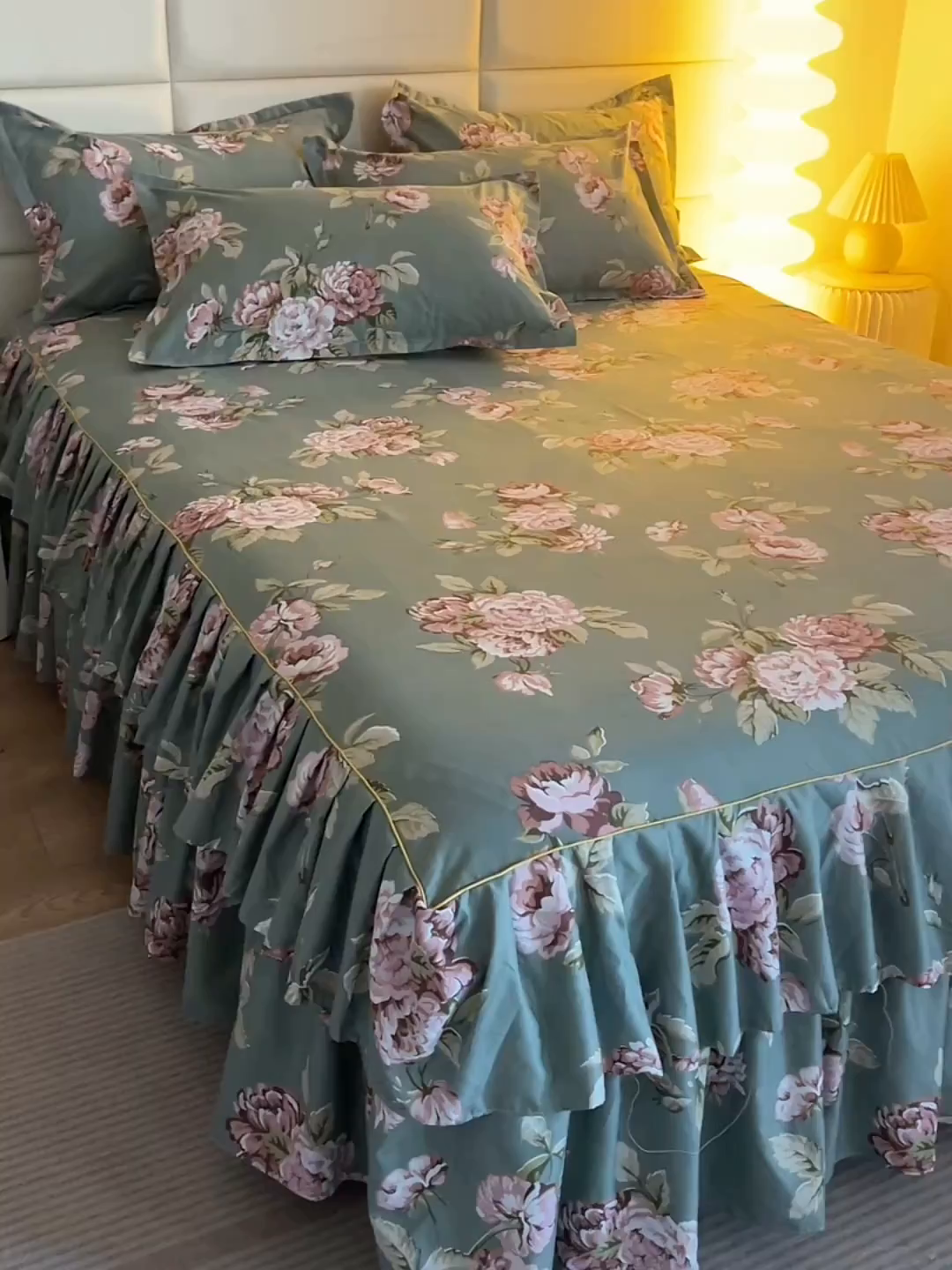 91家纺网 家纺一手货源 找家纺 小雨家纺 2026新款双层花边芦荟棉跨境芦荟棉床裙三件套 古色古香-绿