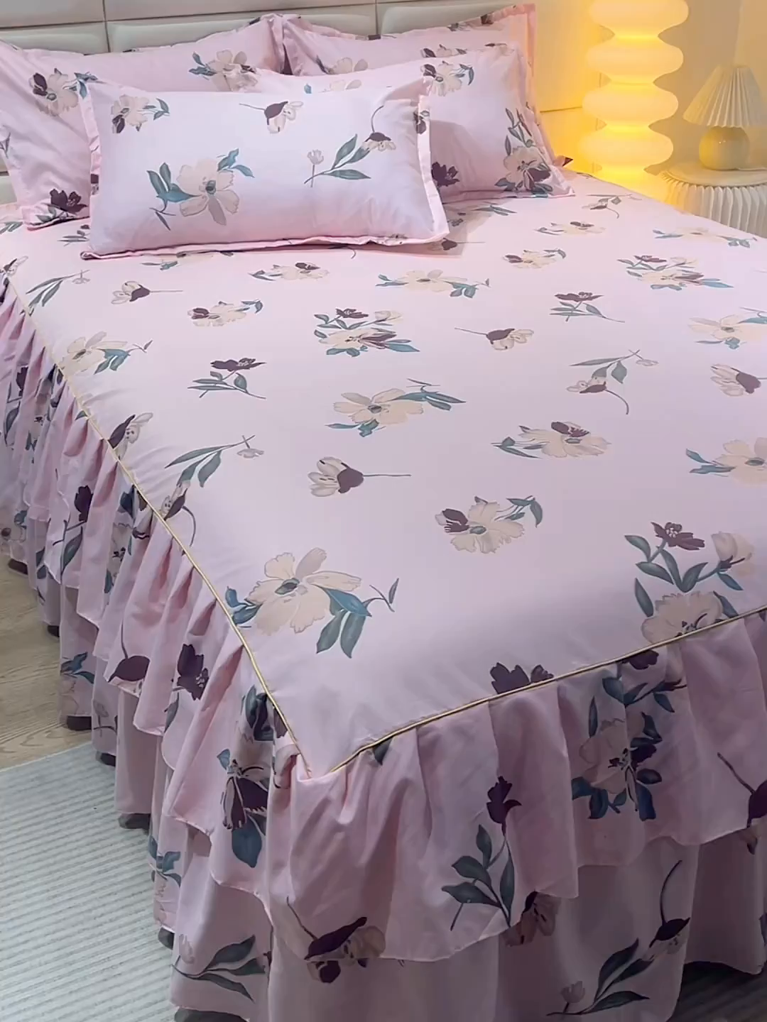 91家纺网 家纺一手货源 找家纺 小雨家纺 2026新款双层花边芦荟棉跨境芦荟棉床裙三件套 争奇斗艳-粉