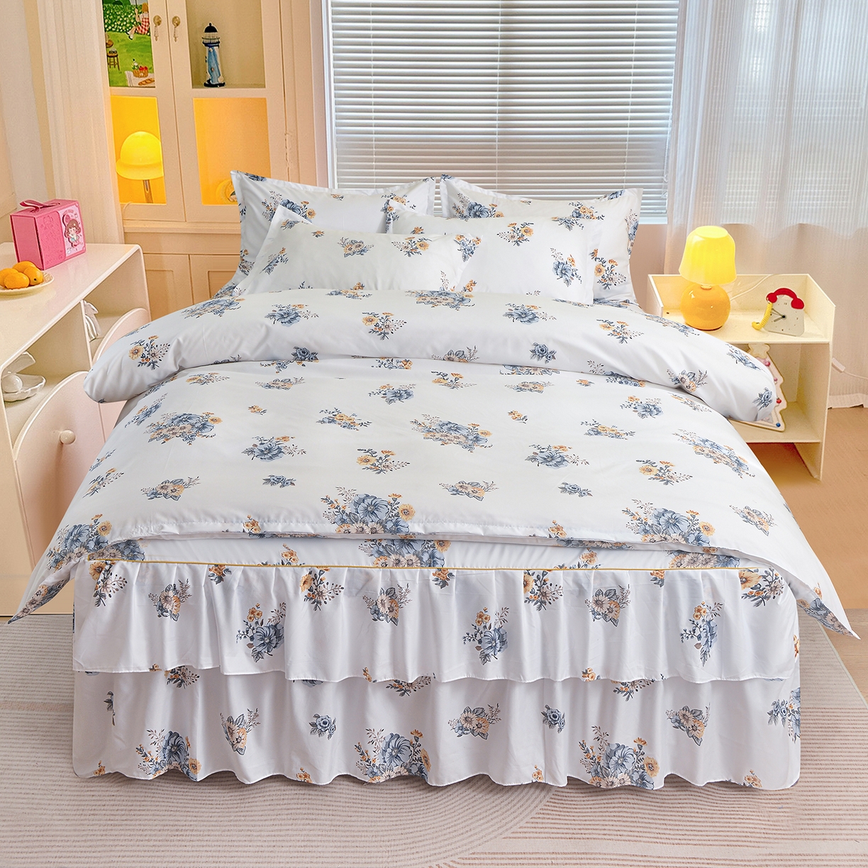 91家纺网 家纺一手货源 找家纺 小雨家纺 2026新款木棉皱皱纱加棉床裙床罩三件套花边被套 青花瓷-深蓝