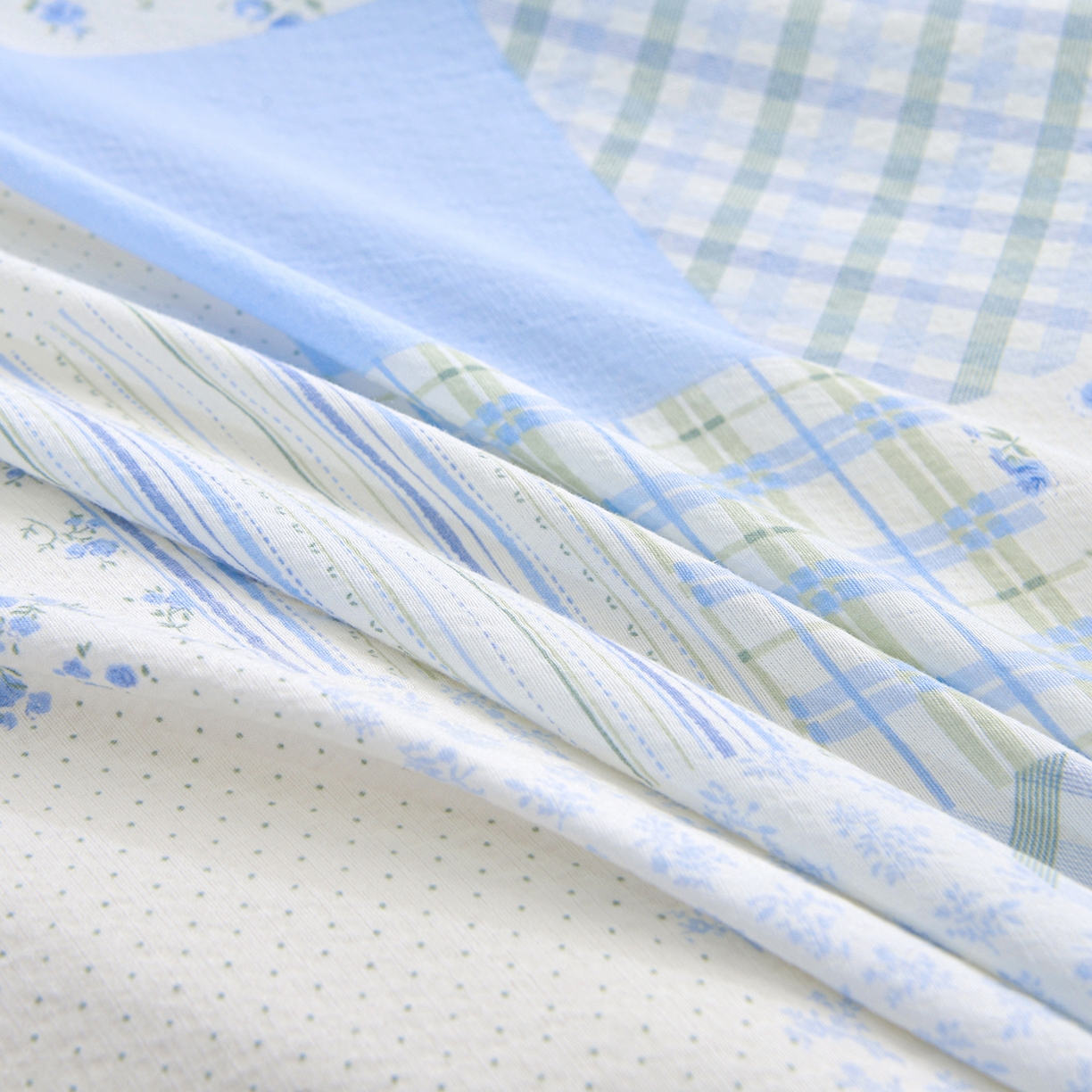 91家纺网 家纺一手货源 找家纺 小雨家纺 2026新款木棉皱皱纱加棉床裙床罩三件套花边被套 2773（云）浅蓝