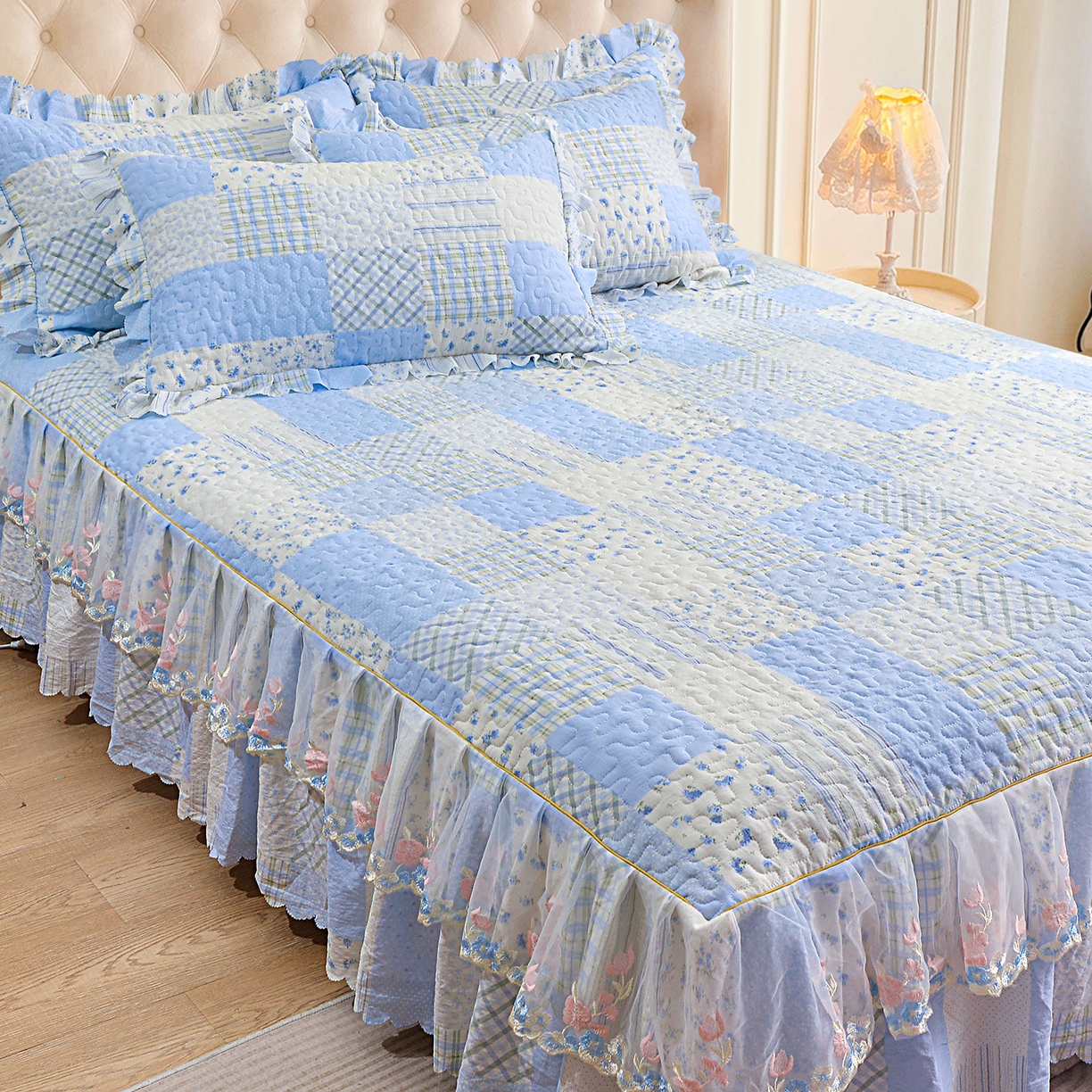 91家纺网 家纺一手货源 找家纺 小雨家纺 2026新款木棉皱皱纱加棉床裙床罩三件套花边被套 2773（云）浅蓝