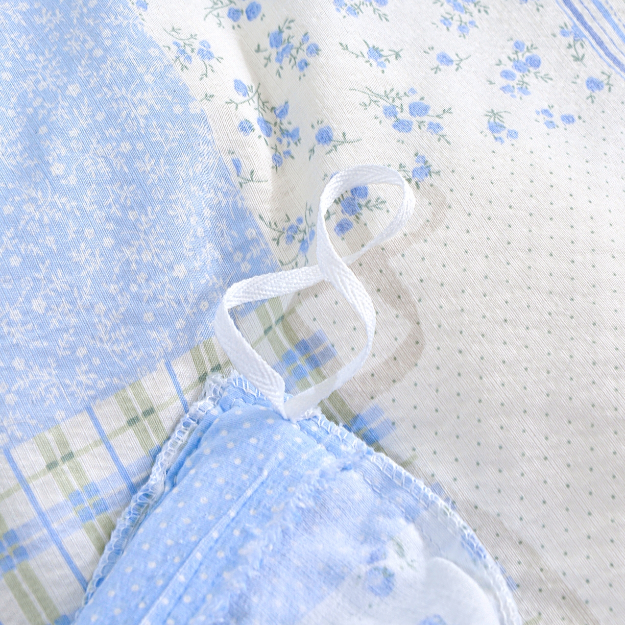 91家纺网 家纺一手货源 找家纺 小雨家纺 2026新款木棉皱皱纱加棉床裙床罩三件套花边被套 2773（云）浅蓝