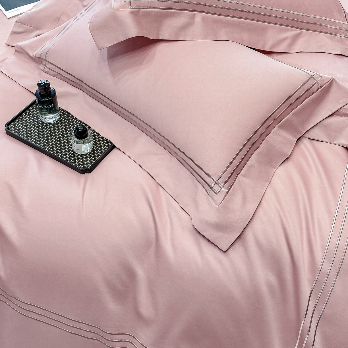 91家纺网 家纺一手货源 找家纺 星蕴家纺 2026新款贡缎长绒棉纯棉四件套-简爱 简爱-可可粉