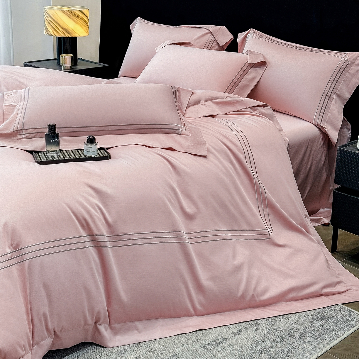 91家纺网 家纺一手货源 找家纺 星蕴家纺 2026新款贡缎长绒棉纯棉四件套-简爱 简爱-可可粉