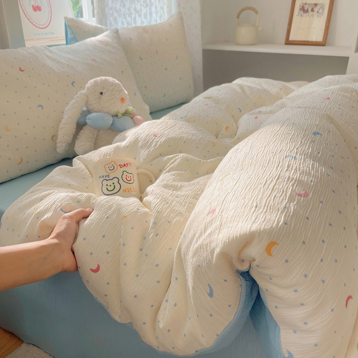 91家纺网 家纺一手货源 找家纺 温眠家纺 2026新款亲肤舒适甄选三层纱印花套件系列四件套 星月天空