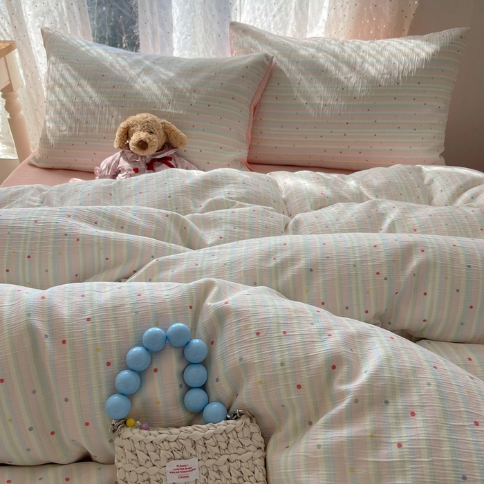 91家纺网 家纺一手货源 找家纺 温眠家纺 2026新款亲肤舒适甄选三层纱印花套件系列四件套 彩虹世界