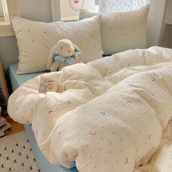 91家纺网 家纺一手货源 找家纺 温眠家纺 2026新款亲肤舒适甄选三层纱印花套件系列四件套 星月天空