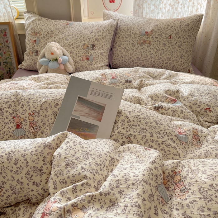 91家纺网 家纺一手货源 找家纺 温眠家纺 2026新款亲肤舒适甄选三层纱印花套件系列四件套 圆舞曲