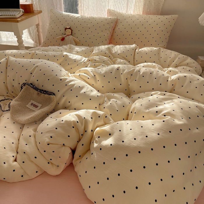 91家纺网 家纺一手货源 找家纺 温眠家纺 2026新款亲肤舒适甄选三层纱印花套件系列四件套 小黑豆