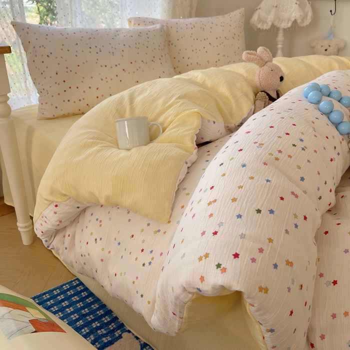 91家纺网 家纺一手货源 找家纺 温眠家纺 2026新款亲肤舒适甄选三层纱印花套件系列四件套 幸运星