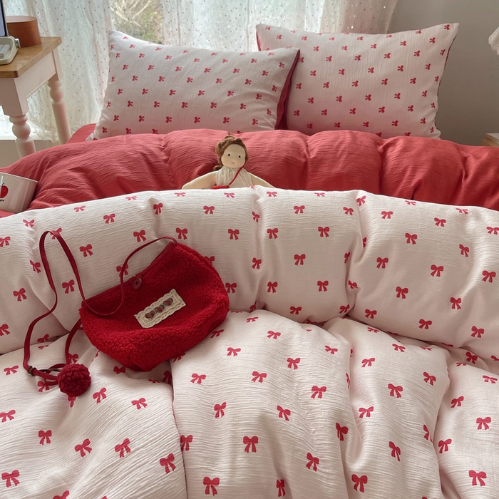 91家纺网 家纺一手货源 找家纺 温眠家纺 2026新款亲肤舒适甄选三层纱印花套件系列四件套 莓果结