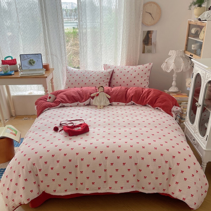 91家纺网 家纺一手货源 找家纺 温眠家纺 2026新款亲肤舒适甄选三层纱印花套件系列四件套 莓果结