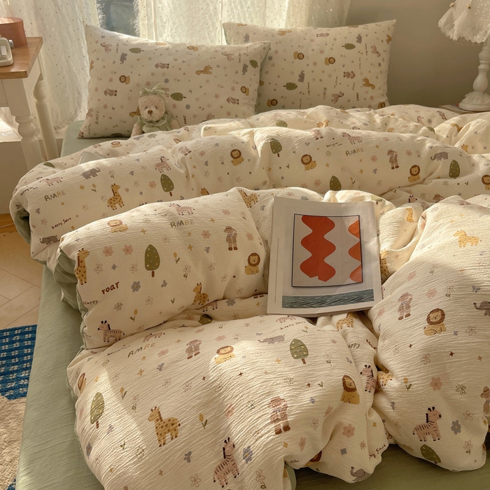 91家纺网 家纺一手货源 找家纺 温眠家纺 2026新款亲肤舒适甄选三层纱印花套件系列四件套 动物团团