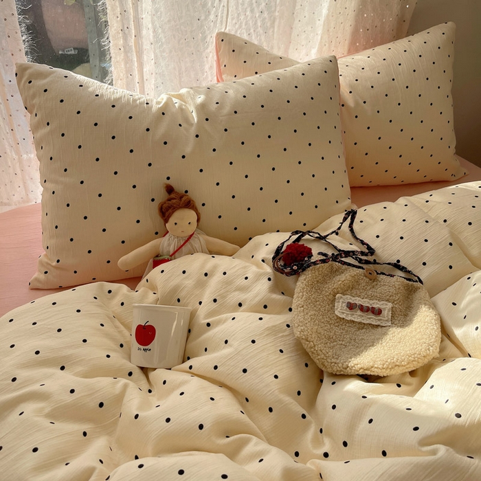 91家纺网 家纺一手货源 找家纺 温眠家纺 2026新款亲肤舒适甄选三层纱印花套件系列四件套 小黑豆