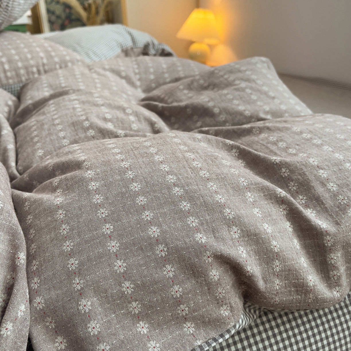 91家纺网 家纺一手货源 找家纺 炫拼家纺 2026新款A类全棉色织提花40支水洗棉四件套-花语系列 花语一伊莫